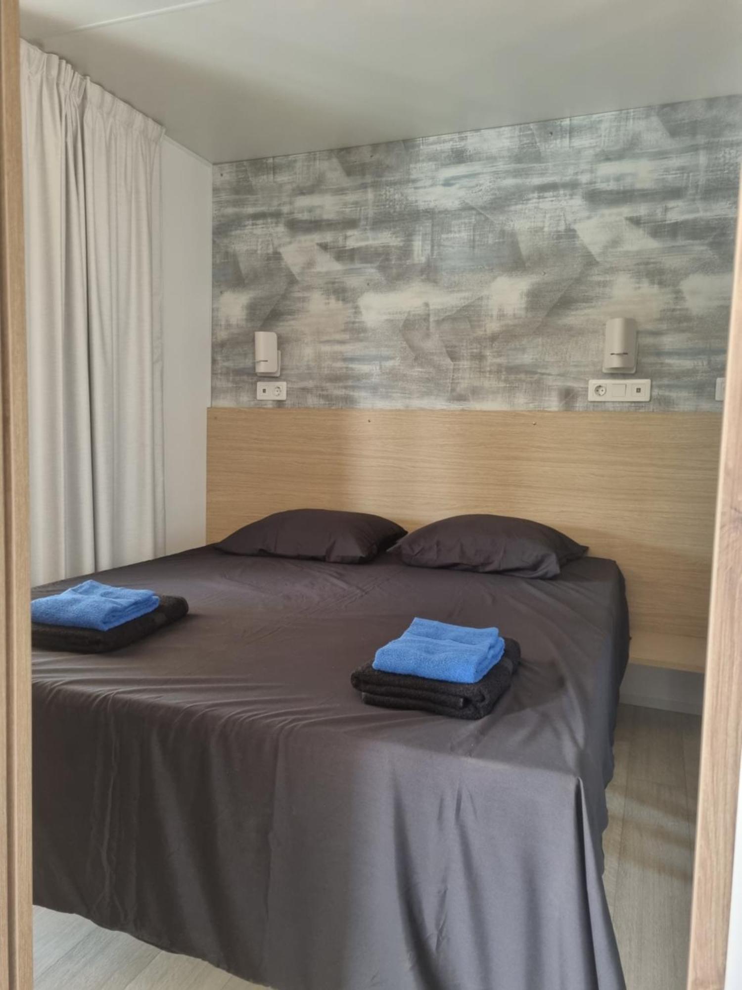 Charmant Et Spacieux Mobil Home Rocbaron المظهر الخارجي الصورة